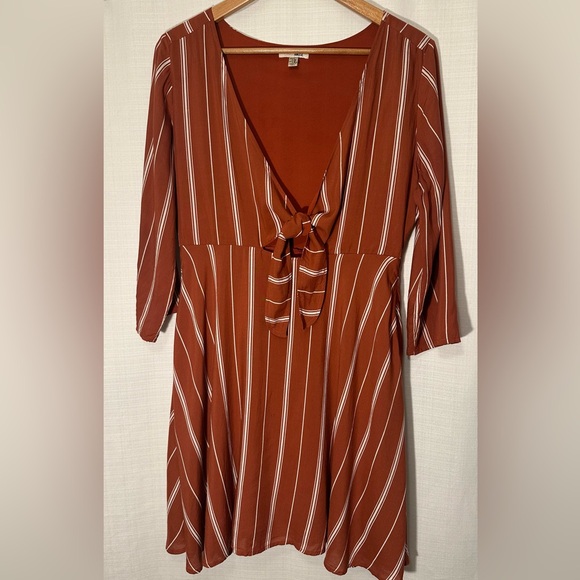 Amuse Society Let's Knot Rust Red Striped Dress Size Large - Picture 5 of 14